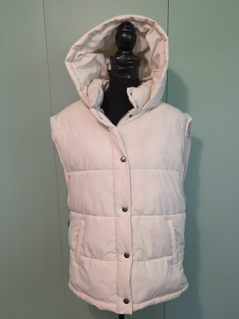 American Eagle Cream Hooded Puffer Vest Size Medium